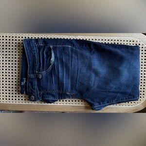 Women’s American Eagle skinny jeans